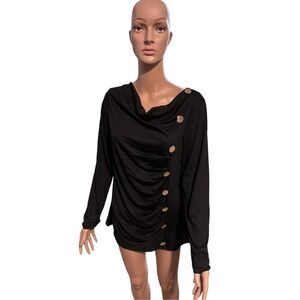 Beautiful NEW WITH TAGS WOMEN DRESSFO Plaid Button Embellished Asymmetrical T-sh